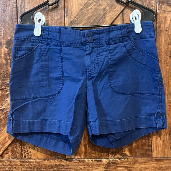 The North Face Pants - The‎ North Face Blue Twill Utility Hiking Casual Outdoor Shorts size 8 EUC